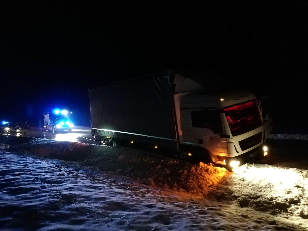 LKW Bergung auf der B5 zwischen Eisenreichs und Steinbruckhäuser