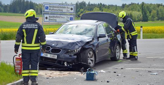 Verkehrsunfall mit E-Auto auf der B5 bei Großeberharts