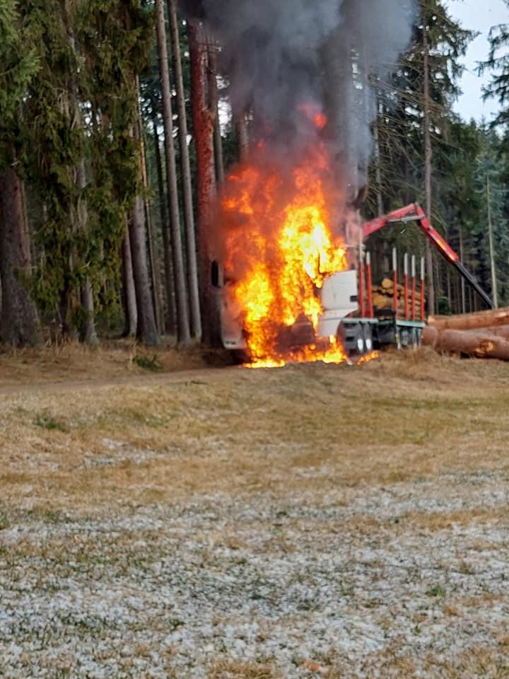 LKW-Fahrzeugbrand (B2) – Bild 1