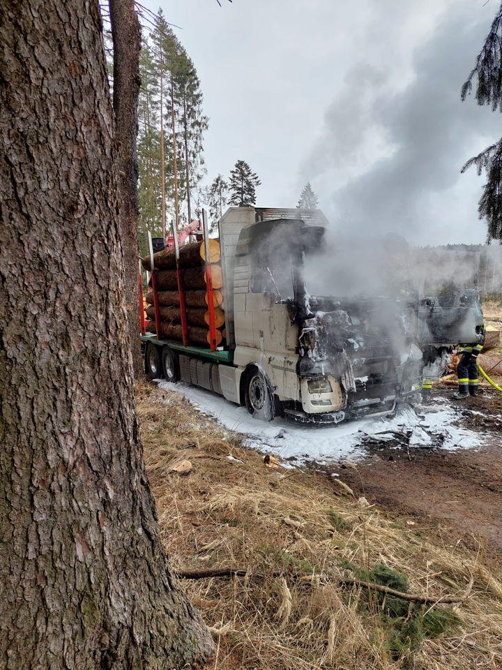LKW-Fahrzeugbrand (B2) – Bild 3