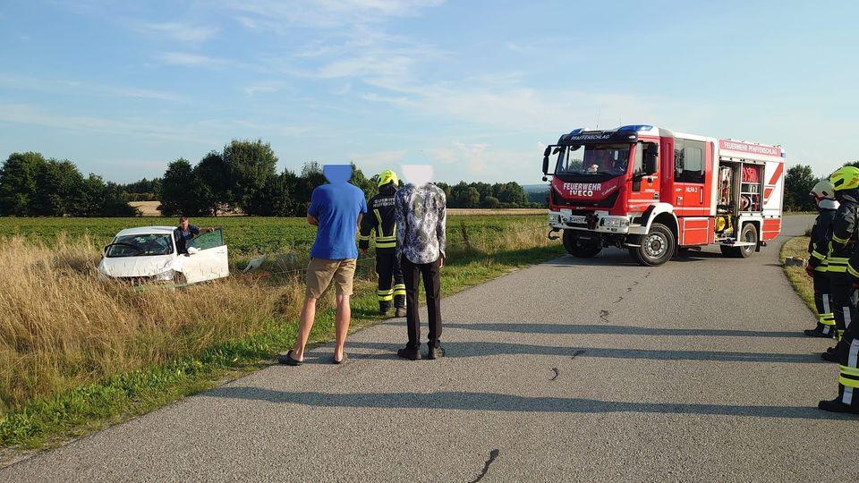 Fahrzeugbergung auf der L8144 – Bild 1